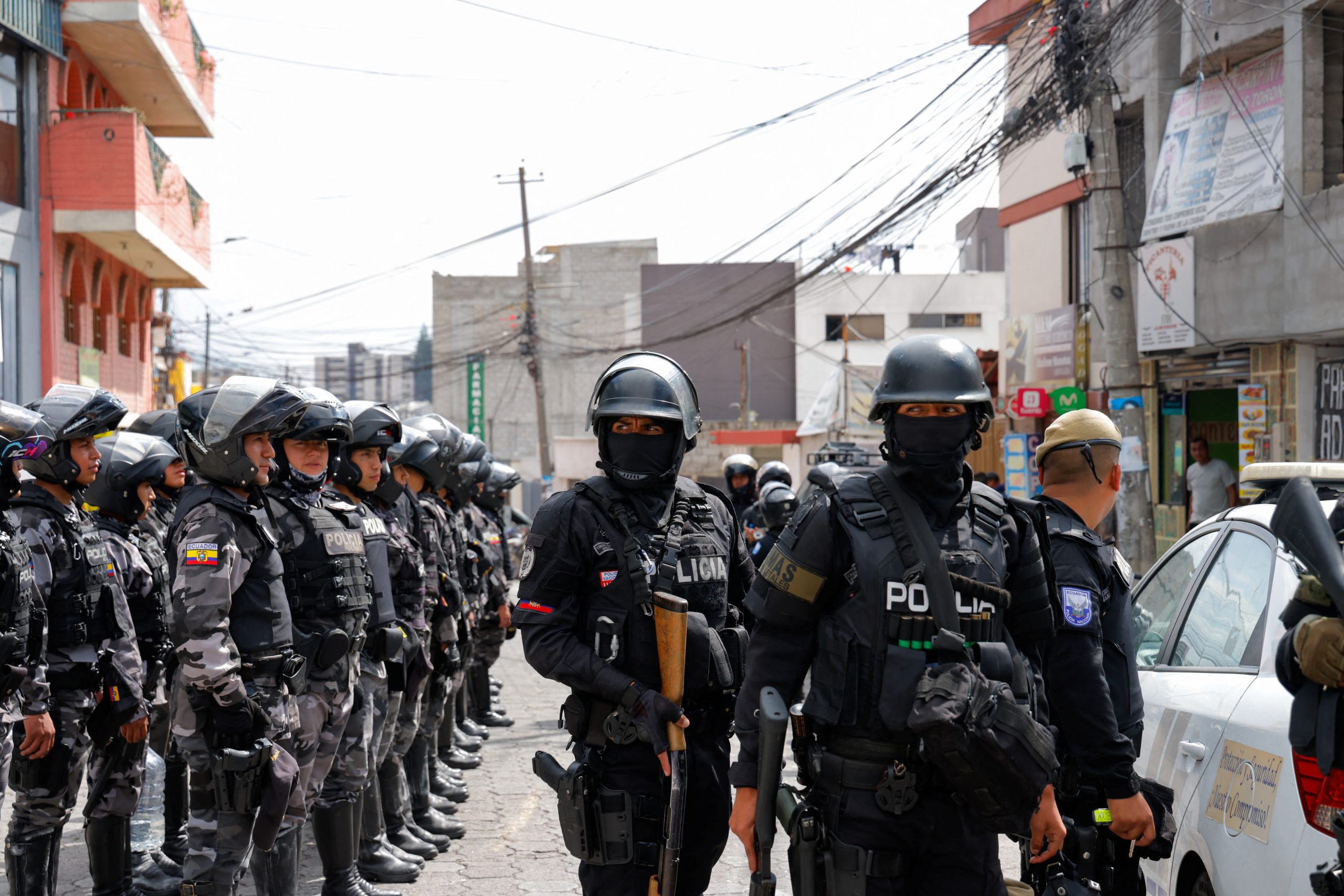 Ecuador - unrest and war by organised crime groups against the state